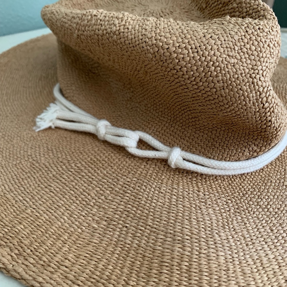 Womens straw hat - Picture 3 of 5
